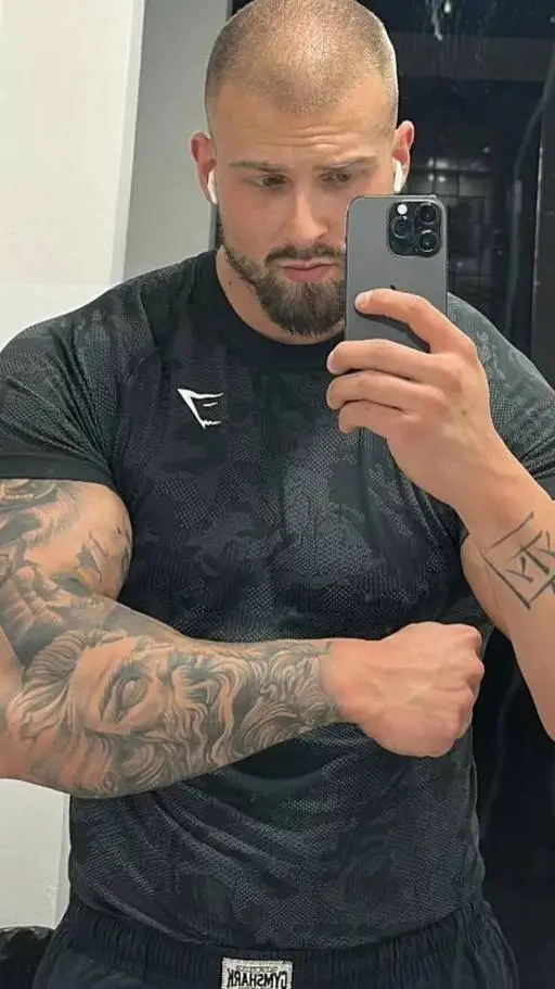 ai character: DIAM background