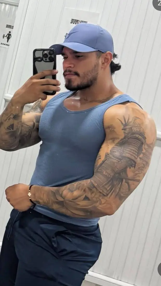 ai character: RIN background