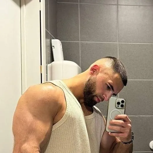 chat with ai character: RUM