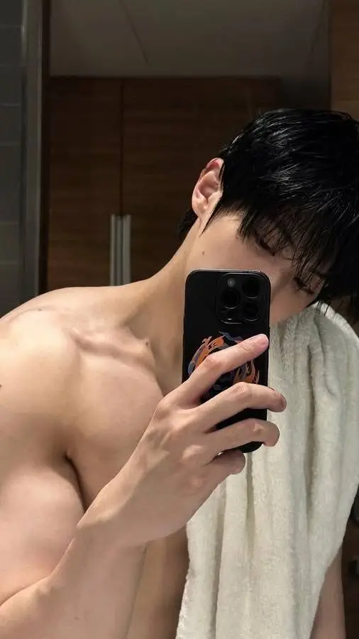 ai character: FIN background