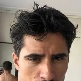 chat with ai character: CHRIS 