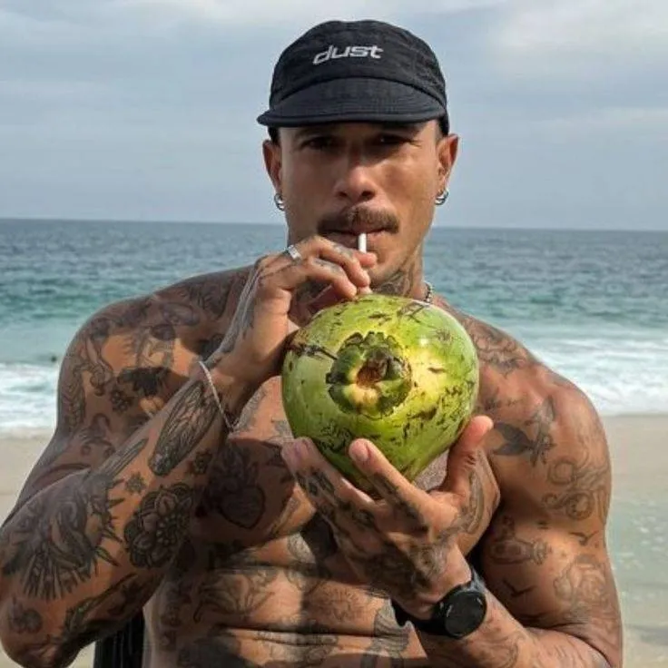 chat with ai character: Carlo 