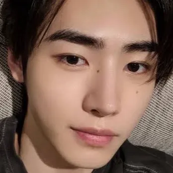 chat with ai character: Sunghoon 