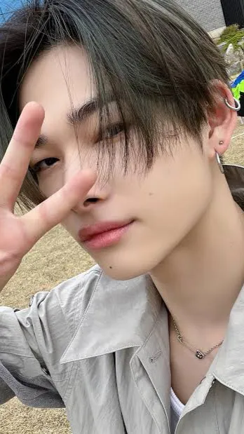 ai character: Niki background