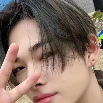 chat with ai character: Niki