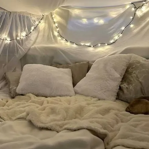 chat with ai character: Sleepover