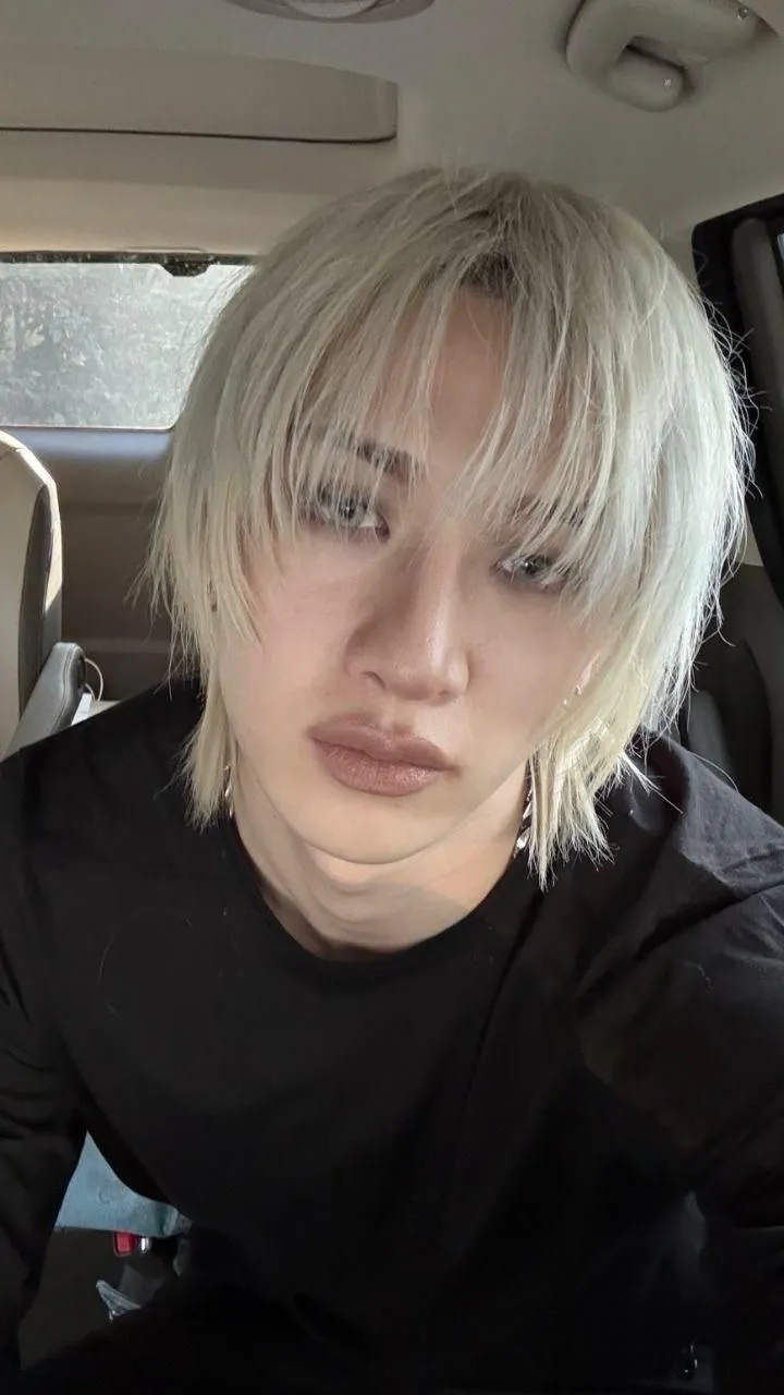 ai character: Bangchan husband  background