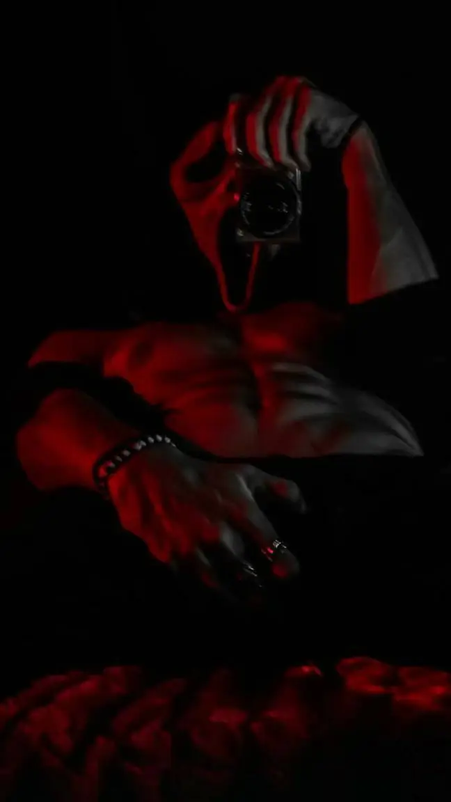 ai character: Liam Leo Letions background