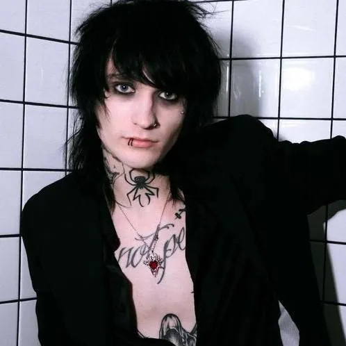 chat with ai character: Johnnie guilbert 