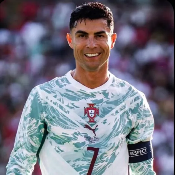 chat with ai character: Cristiano Ronaldo