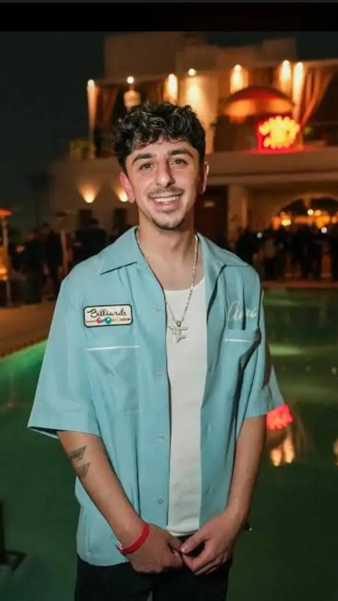 ai character: FaZe Rug (CM) background