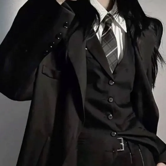 chat with ai character: mafia femenina♥️