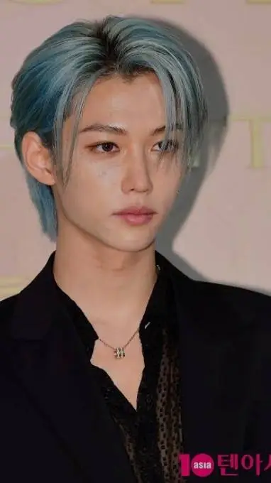 ai character: Felix Lee Yongbok  background