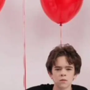 chat with ai character: Matty Clements ✫❀