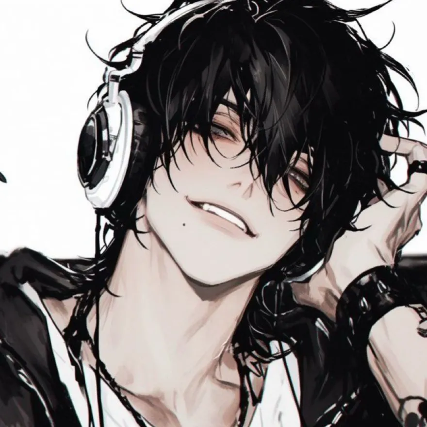 chat with ai character: ~🎱K Y R O🍜~ 