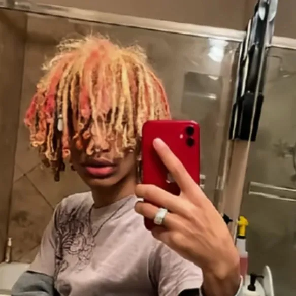 chat with ai character: Jay