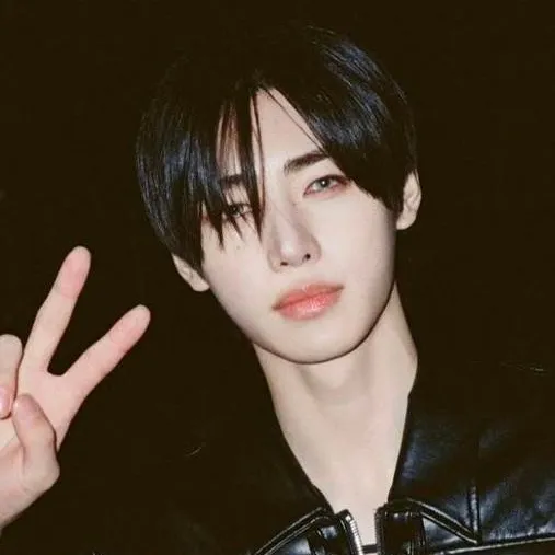 chat with ai character: Sunghoon!