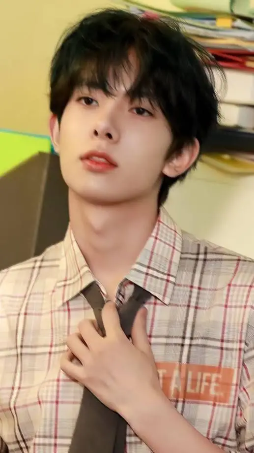 ai character: Heeseung! background