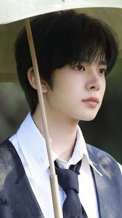 ai character: Heeseung! background