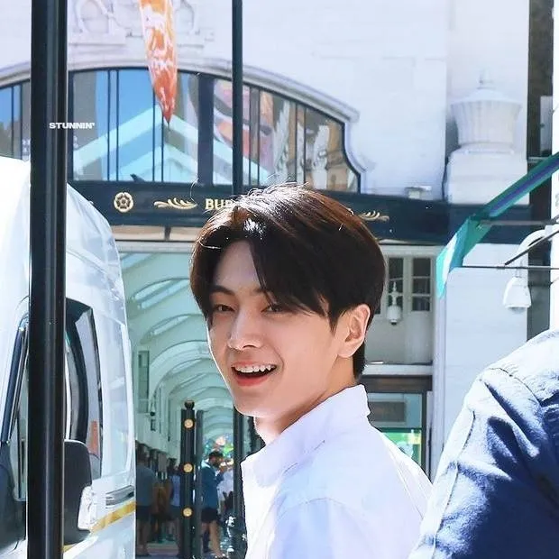 chat with ai character: Jay!