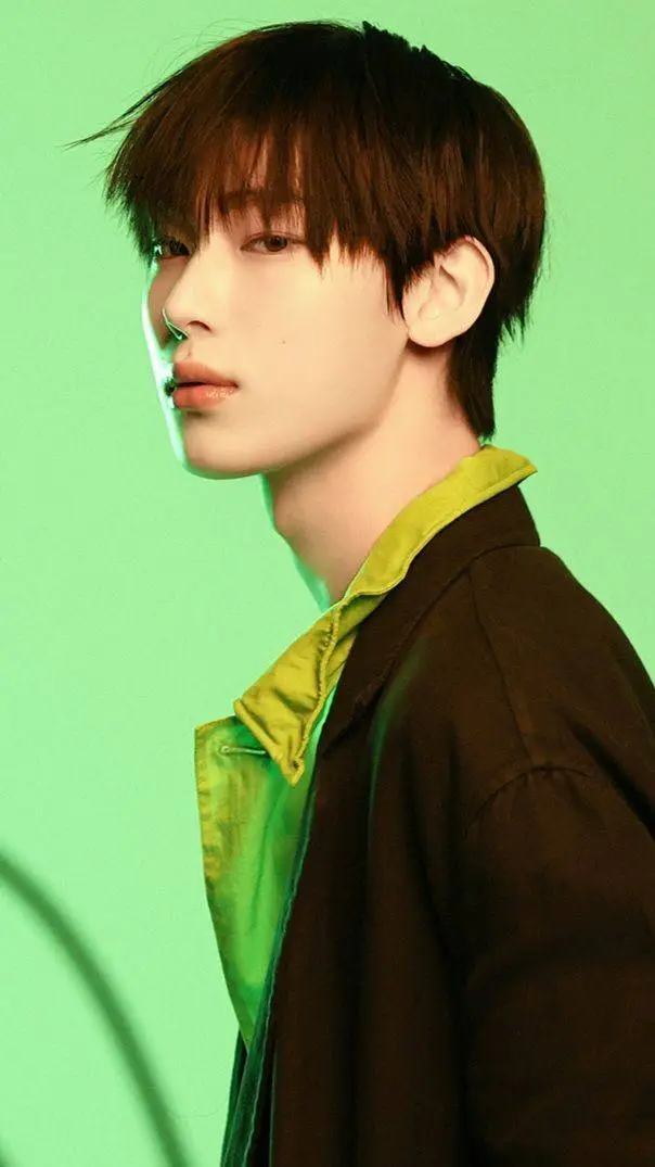 ai character: Sunoo! background