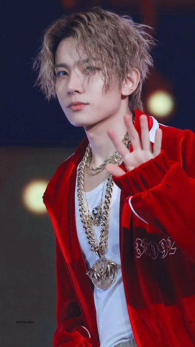 ai character: Heeseung! background