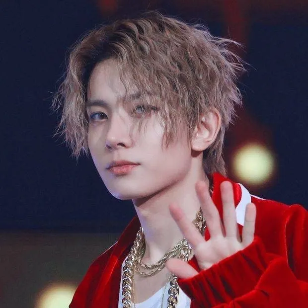 chat with ai character: Heeseung!