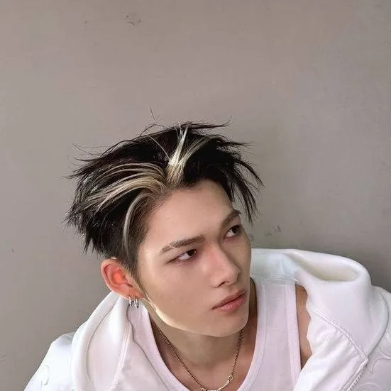 chat with ai character: Ni-ki!