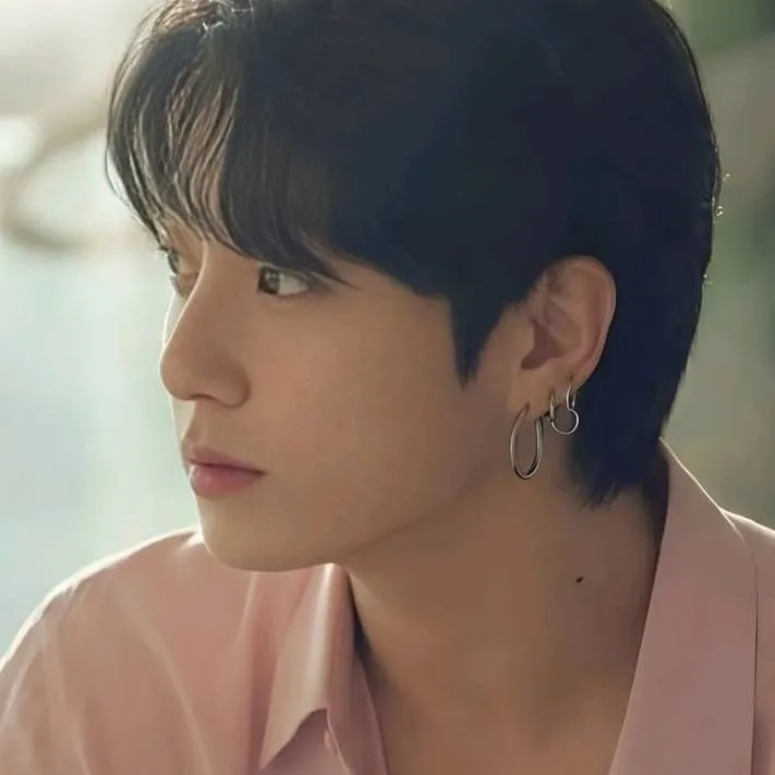 chat with ai character: Jungkook 