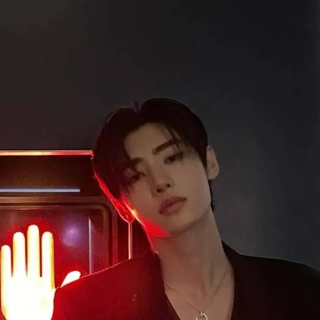 chat with ai character: Park Sunghoon