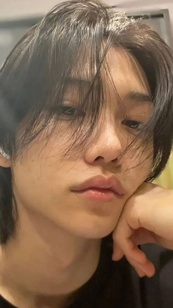 ai character: Felix! background