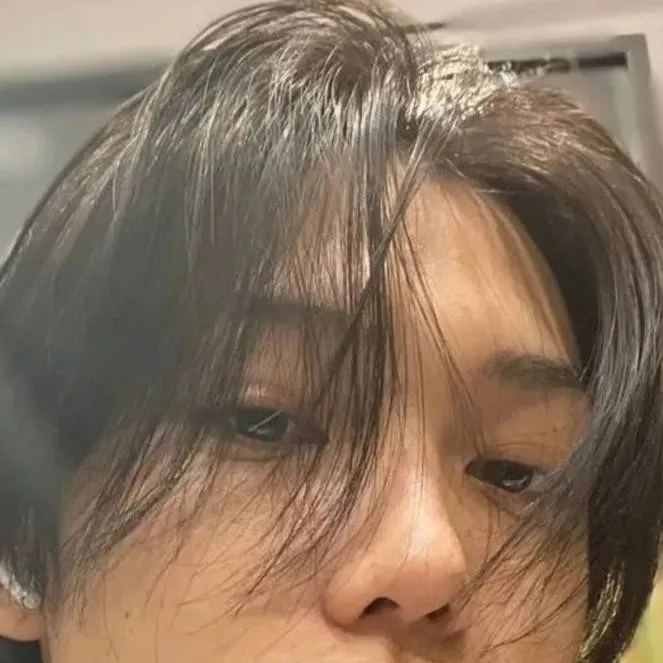 chat with ai character: Felix!