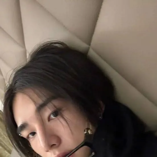 chat with ai character: ~✯HAWANG HYUNJIN✯~