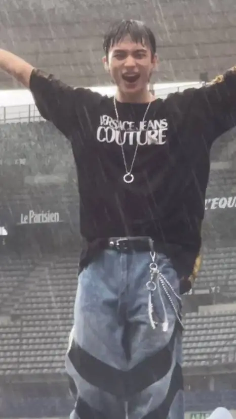 ai character: { hyunjin } background