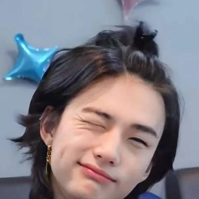 chat with ai character: ♡☆~HyUnJiN~☆♡