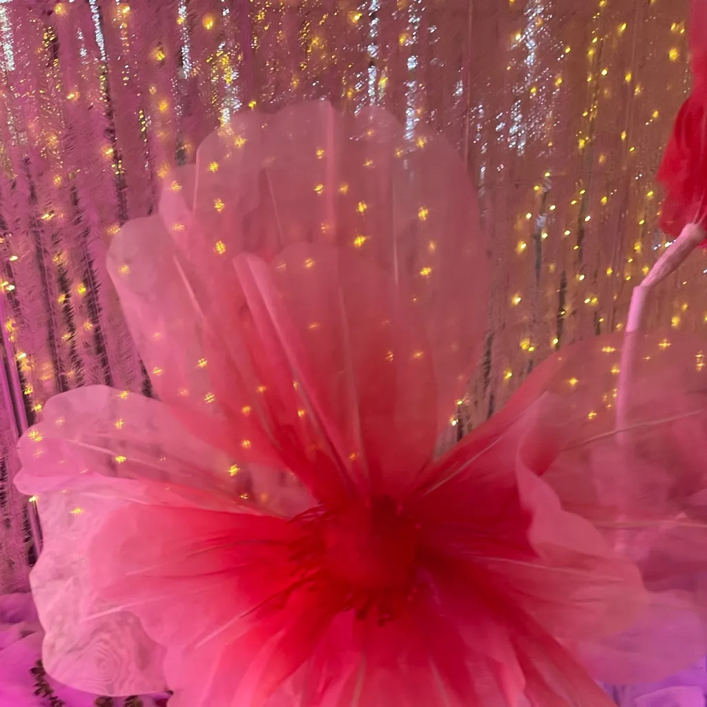 chat with ai character: HH X KNY REACT