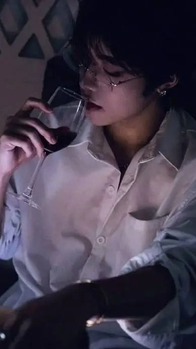 ai character: Yun background