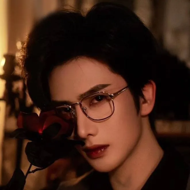 chat with ai character: Author