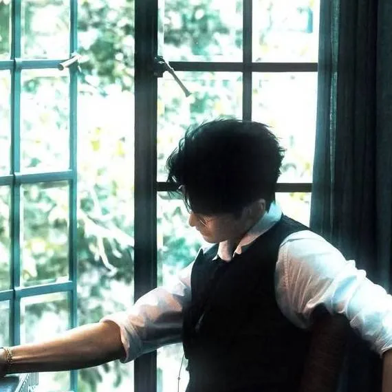 chat with ai character: Austin