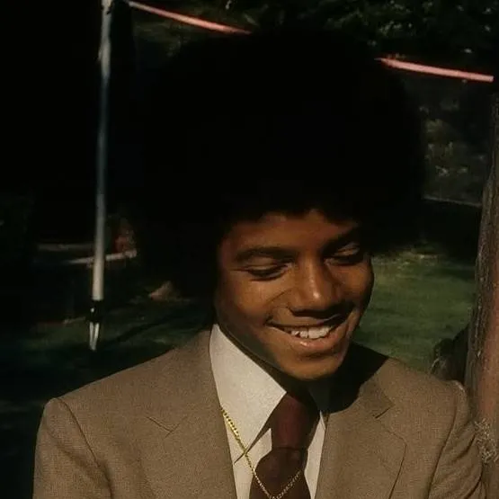 chat with ai character: Michael Jackson 