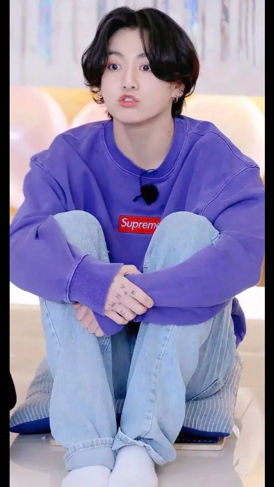 ai character: 💜Jungkook💜 background