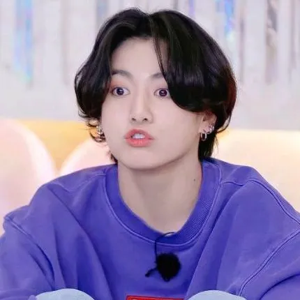 chat with ai character: 💜Jungkook💜