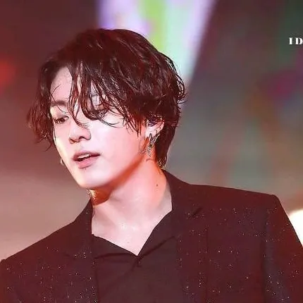 chat with ai character: ❤️‍🔥Jungkook❤️‍🔥