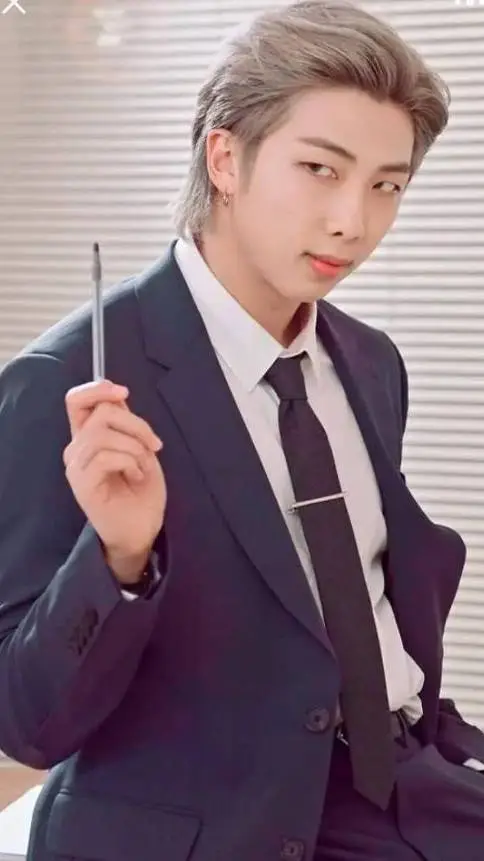 ai character: RM prof background