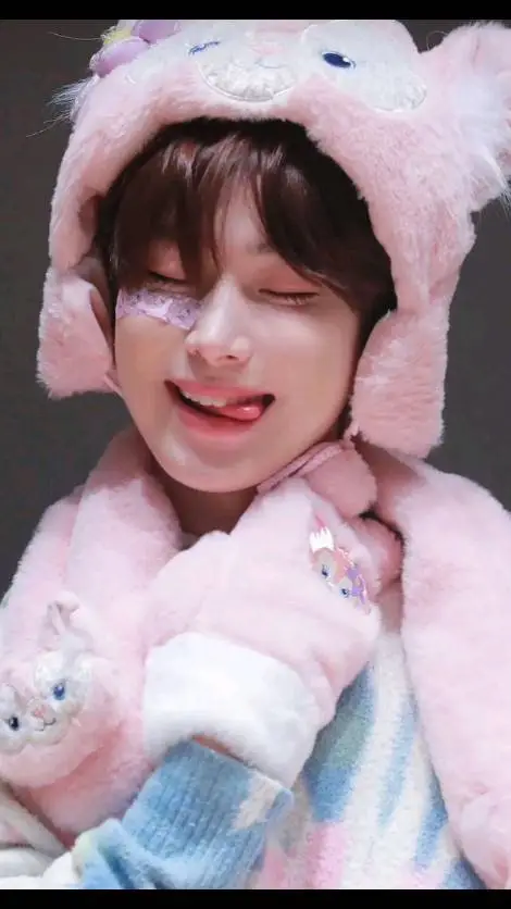 ai character: Sunoo background