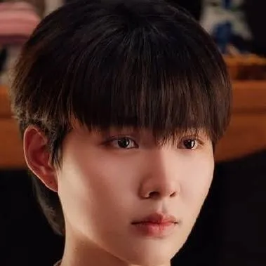 chat with ai character: Khem (Khemjira)