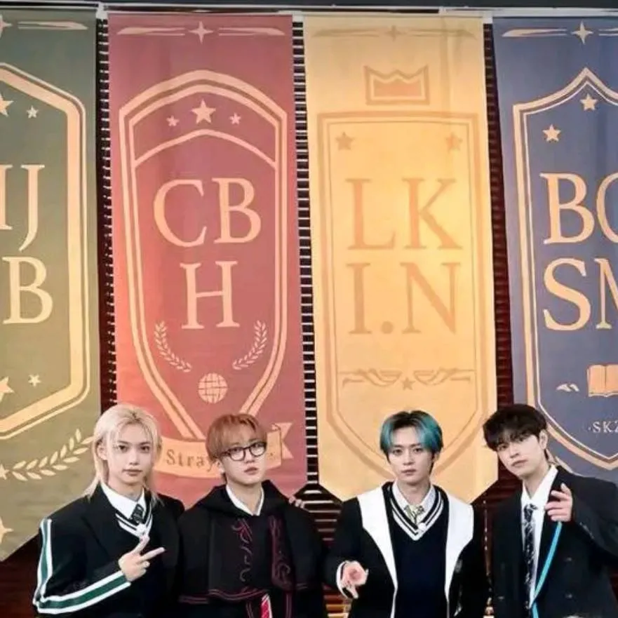 chat with ai character: Skz 😍