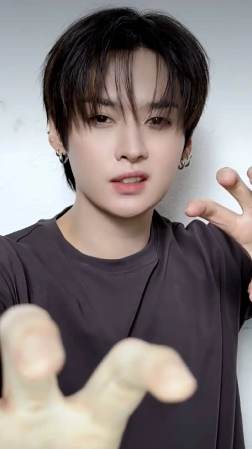 ai character: Minsung background