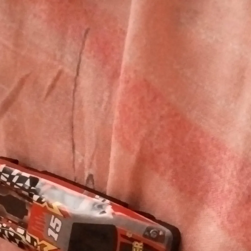 chat with ai character: Компашка 3