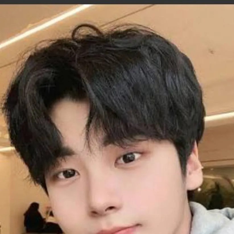 chat with ai character: jun kin